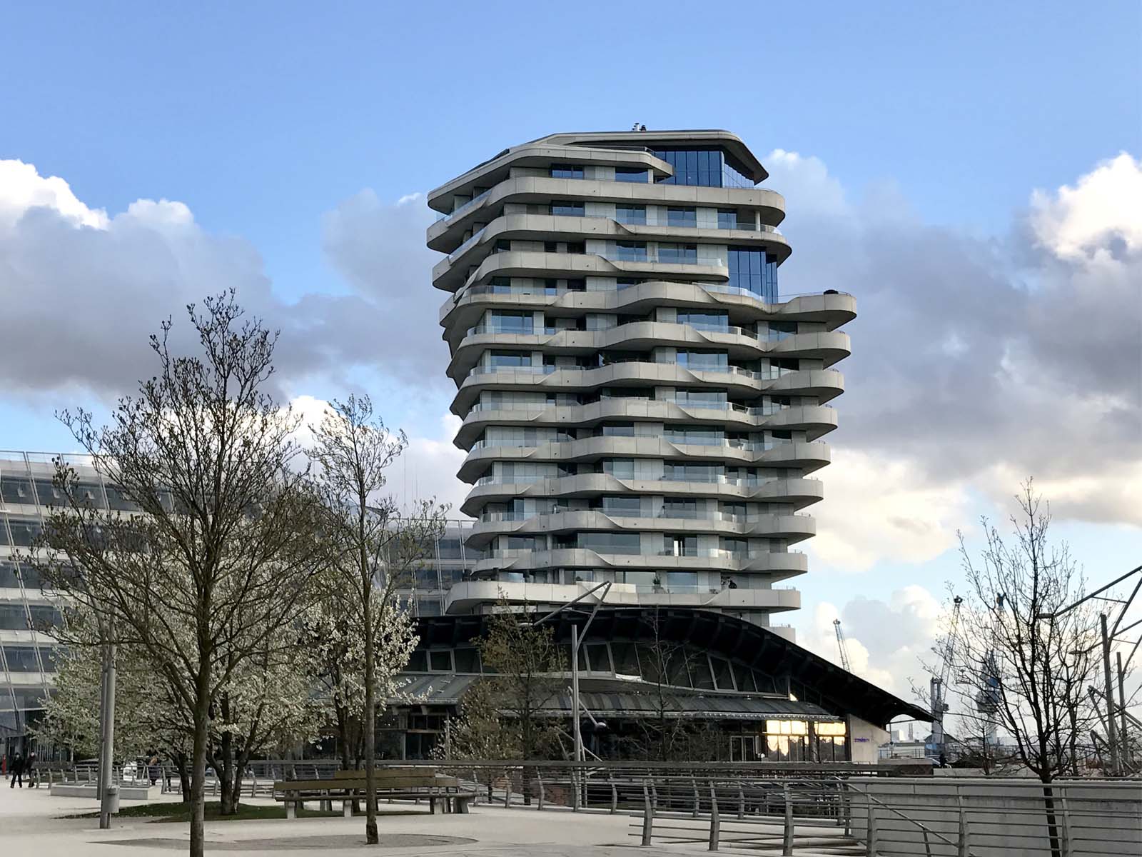 Torre marco polo 01 - ArquiTravel - Behnisch Architekten - Hamburgo - Alemania - Arquitectura Deconstructivista