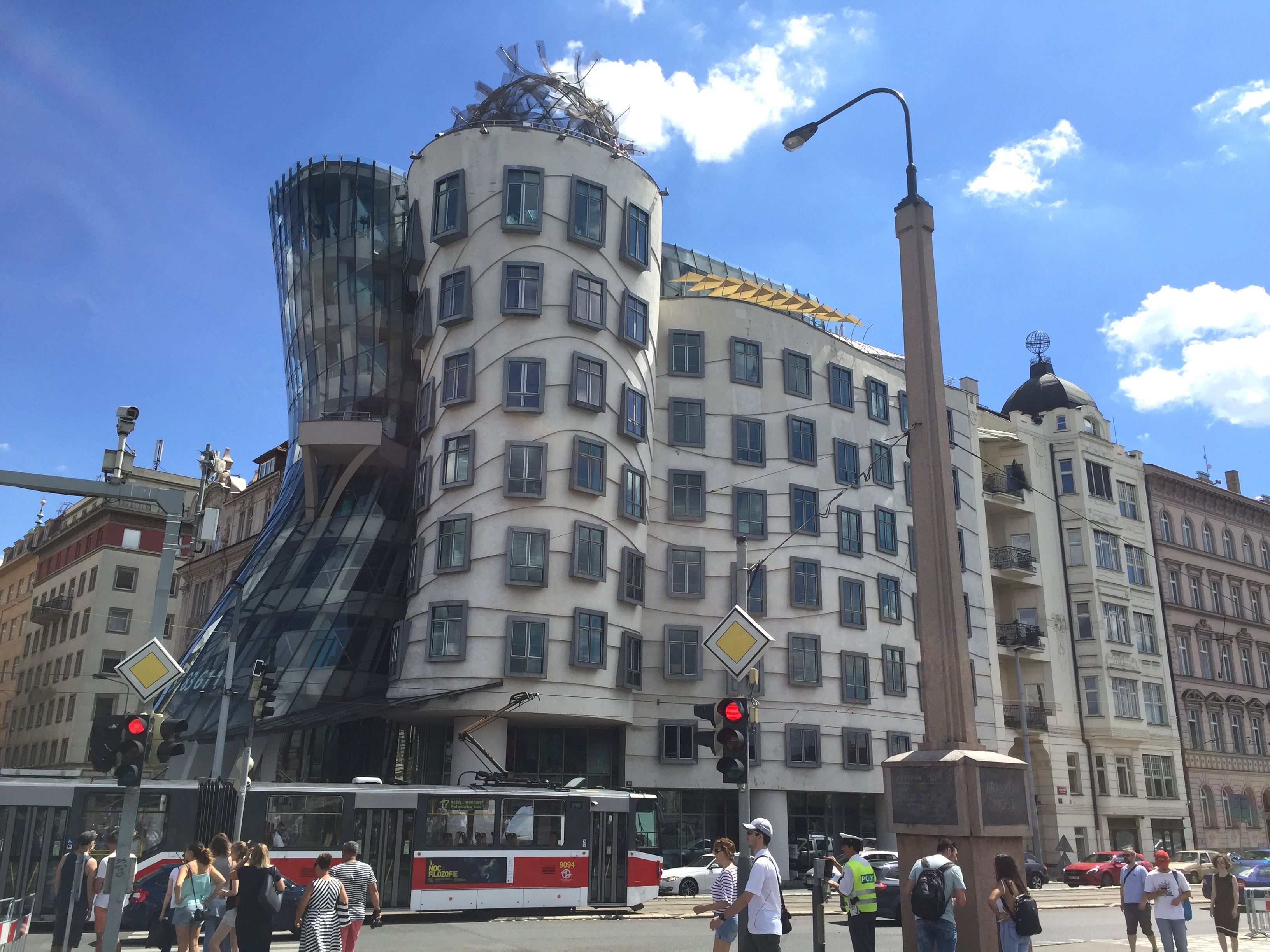 Casa danzante - ArquiTravel - Frank Gehry - Praga - República Checa