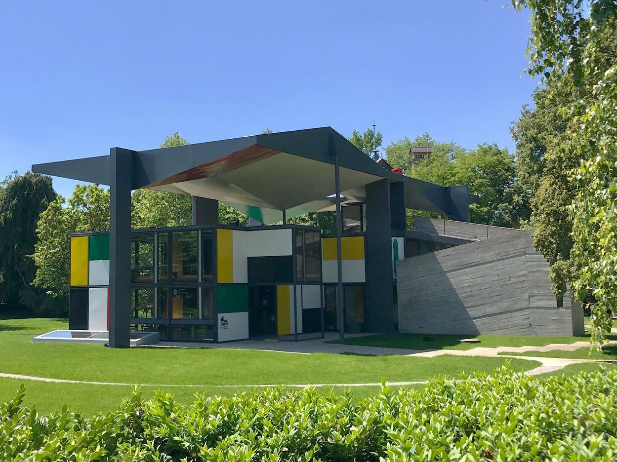 Pabellón Le Corbusier - ArquiTravel - Le Corbusier - Zúrich - Suiza - Arquitectura Brutalista